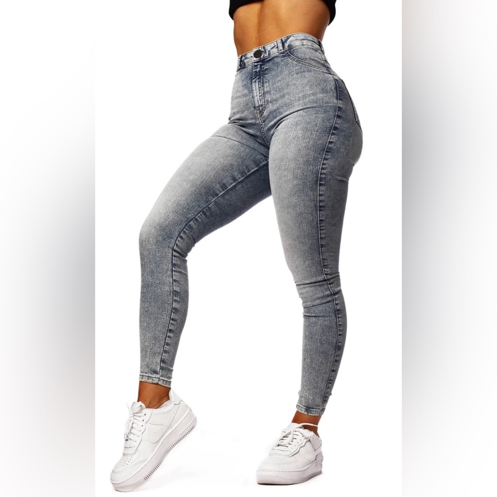 FitJeans Contour Acid Wash High Waisted Jeans